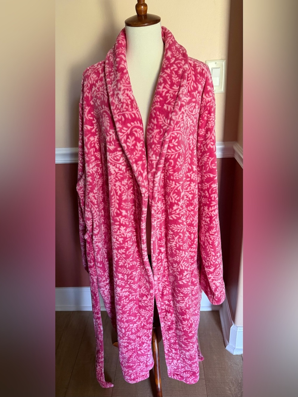 Vera Bradley Plush Fleece Robe Women’s Pink White Leaves L/XL